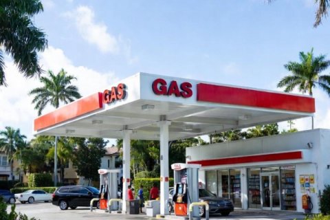 Commercial property in Miami, Florida № 2188018 - photo 2