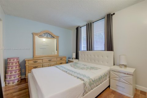 Condo in Coral Springs, Florida, 2 bedrooms  № 1971721 - photo 19