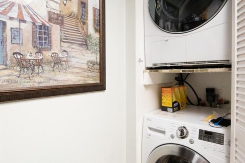 Condo in Coral Springs, Florida, 2 bedrooms  № 1971721 - photo 15