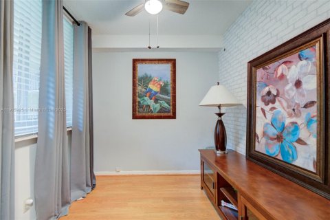 Condo in Coral Springs, Florida, 2 bedrooms  № 1971721 - photo 24