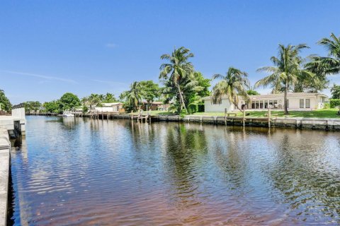 House in Fort Lauderdale, Florida 2 bedrooms, 162.86 sq.m. № 2392768