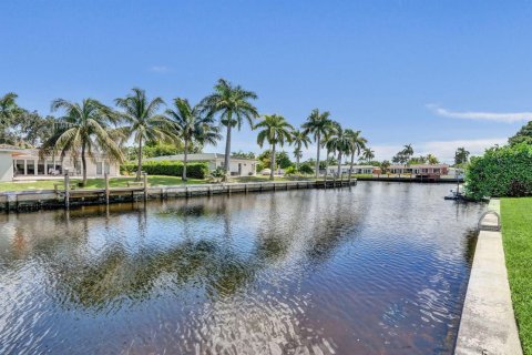 House in Fort Lauderdale, Florida 2 bedrooms, 162.86 sq.m. № 2392768 - photo 3