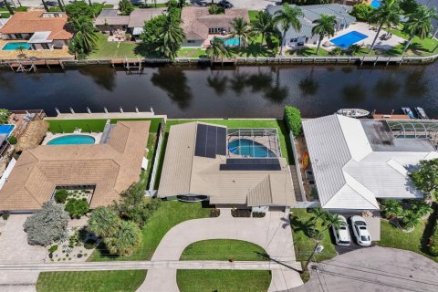 House in Fort Lauderdale, Florida 2 bedrooms, 162.86 sq.m. № 2392768 - photo 12