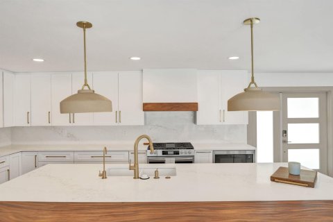 House in Fort Lauderdale, Florida 2 bedrooms, 162.86 sq.m. № 2392768 - photo 30