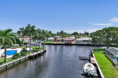 House in Fort Lauderdale, Florida 2 bedrooms, 162.86 sq.m. № 2392768 - photo 21
