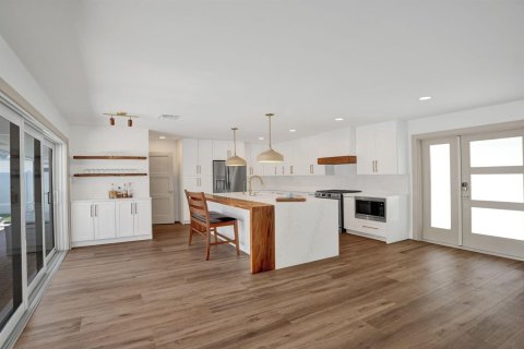 House in Fort Lauderdale, Florida 2 bedrooms, 162.86 sq.m. № 2392768 - photo 28