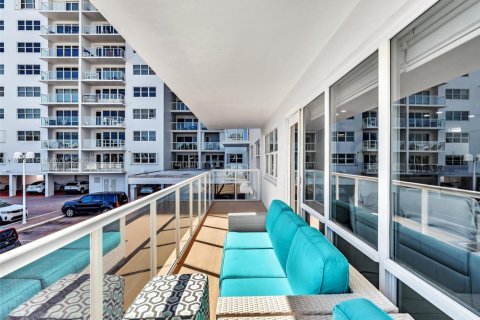 Condominio en venta en Pompano Beach, Florida, 3 dormitorios, 157.93 m2 № 1952375 - foto 24