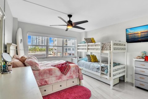 Condominio en venta en Pompano Beach, Florida, 3 dormitorios, 157.93 m2 № 1952375 - foto 19