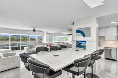 Condominio en venta en Pompano Beach, Florida, 3 dormitorios, 157.93 m2 № 1952375 - foto 9