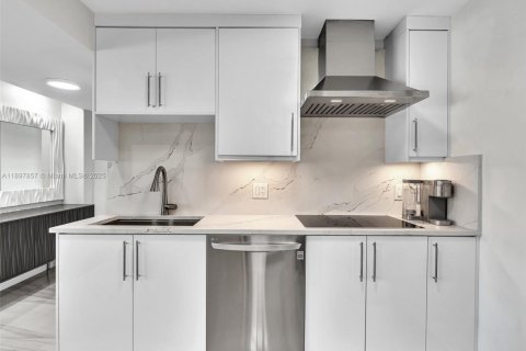 Condominio en venta en Pompano Beach, Florida, 3 dormitorios, 157.93 m2 № 1952375 - foto 5