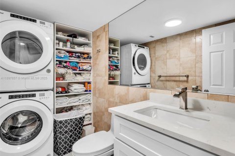 Condominio en venta en Pompano Beach, Florida, 3 dormitorios, 157.93 m2 № 1952375 - foto 23