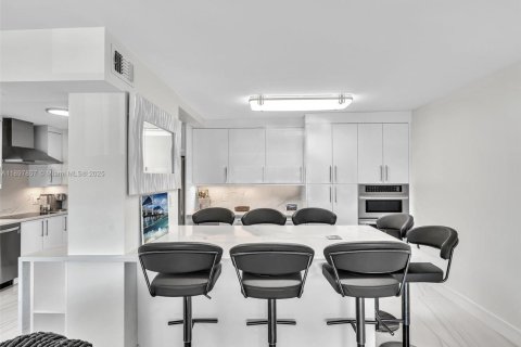 Condominio en venta en Pompano Beach, Florida, 3 dormitorios, 157.93 m2 № 1952375 - foto 10