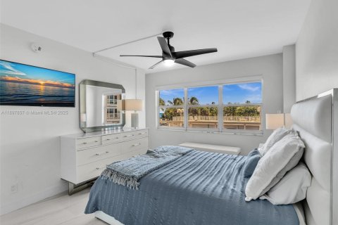 Condominio en venta en Pompano Beach, Florida, 3 dormitorios, 157.93 m2 № 1952375 - foto 20