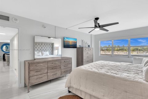 Condominio en venta en Pompano Beach, Florida, 3 dormitorios, 157.93 m2 № 1952375 - foto 12