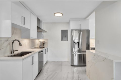 Condominio en venta en Pompano Beach, Florida, 3 dormitorios, 157.93 m2 № 1952375 - foto 6