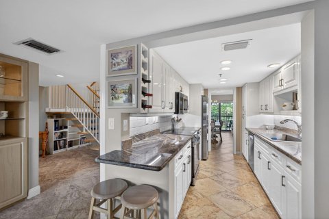 Condo in North Palm Beach, Florida, 2 bedrooms  № 2247600 - photo 10