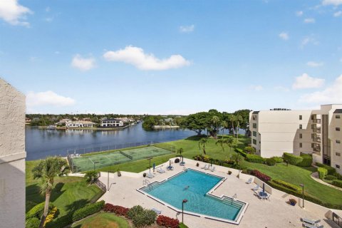 Condo in North Palm Beach, Florida, 2 bedrooms  № 2247600 - photo 2