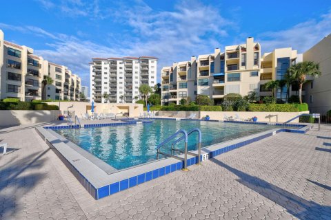 Condo in North Palm Beach, Florida, 2 bedrooms  № 2247600 - photo 4