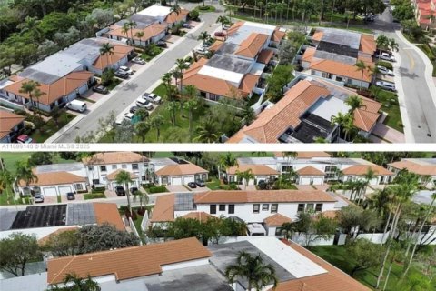 Adosado en venta en Pembroke Pines, Florida, 3 dormitorios, 153.1 m2 № 1812379 - foto 19