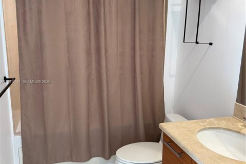 Купить кондоминиум в Майами, Флорида 1 спальня, 65.03м2, № 1970973 - фото 16