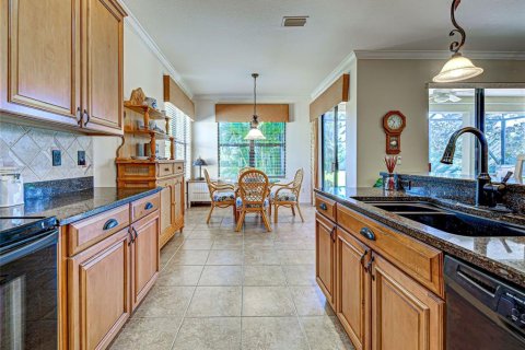 House in Venice, Florida 2 bedrooms, 178 sq.m. № 2216086 - photo 15