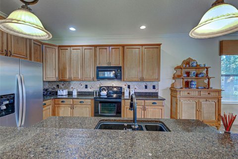 House in Venice, Florida 2 bedrooms, 178 sq.m. № 2216086 - photo 17