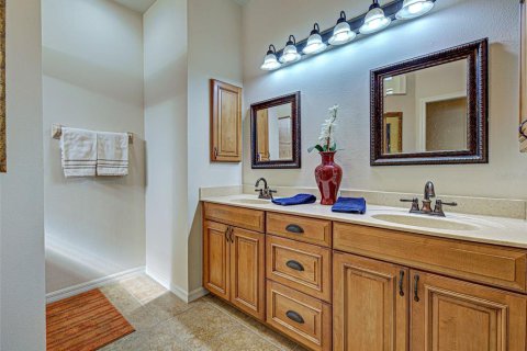 House in Venice, Florida 2 bedrooms, 178 sq.m. № 2216086 - photo 27