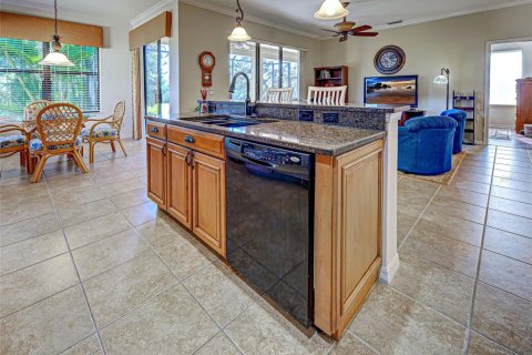 House in Venice, Florida 2 bedrooms, 178 sq.m. № 2216086 - photo 14