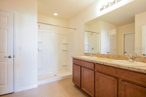 House in Cape Coral, Florida 4 bedrooms, 169.83 sq.m. № 1917999 - photo 8