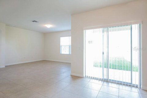 House in Cape Coral, Florida 4 bedrooms, 169.83 sq.m. № 1917999 - photo 3