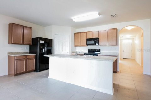 House in Cape Coral, Florida 4 bedrooms, 169.83 sq.m. № 1917999 - photo 4