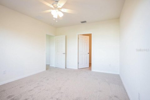 House in Cape Coral, Florida 4 bedrooms, 169.83 sq.m. № 1917999 - photo 7