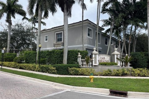 Купить таунхаус в Мирамар, Флорида 3 спальни, 139.82м2, № 1968906 - фото 5