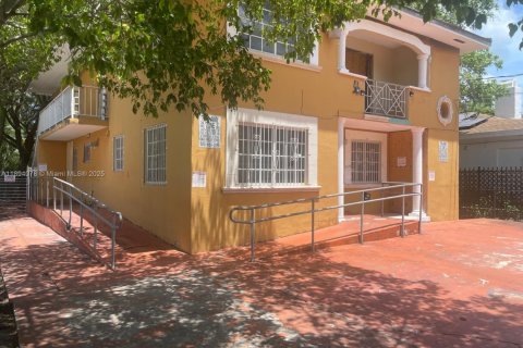 Купить коммерческую недвижимость в Майами, Флорида 311.78м2, № 1949973 - фото 1