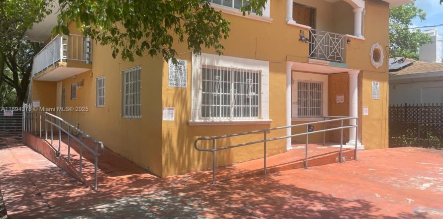 Коммерческая недвижимость в Майами, Флорида 311.78м2 № 1949973