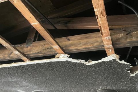 Купить коммерческую недвижимость в Майами, Флорида 311.78м2, № 1949973 - фото 5