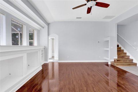 House in Apopka, Florida 4 bedrooms, 324.23 sq.m. № 2095669 - photo 10