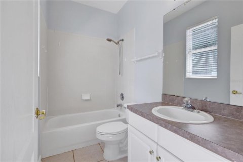 House in Apopka, Florida 4 bedrooms, 324.23 sq.m. № 2095669 - photo 26
