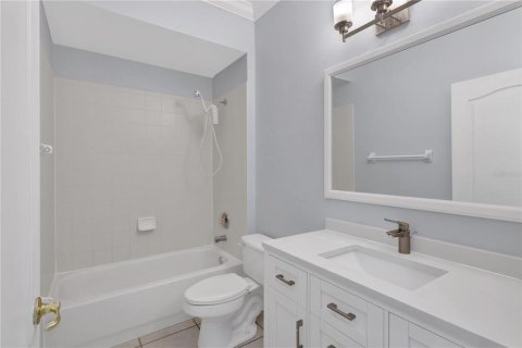 House in Apopka, Florida 4 bedrooms, 324.23 sq.m. № 2095669 - photo 30