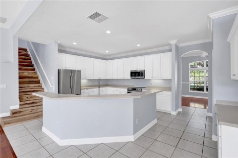House in Apopka, Florida 4 bedrooms, 324.23 sq.m. № 2095669 - photo 8