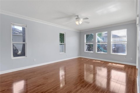 House in Apopka, Florida 4 bedrooms, 324.23 sq.m. № 2095669 - photo 18