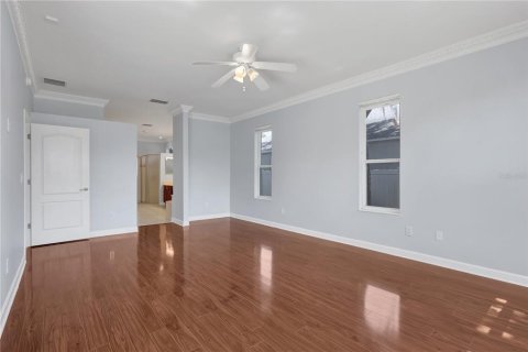 House in Apopka, Florida 4 bedrooms, 324.23 sq.m. № 2095669 - photo 19