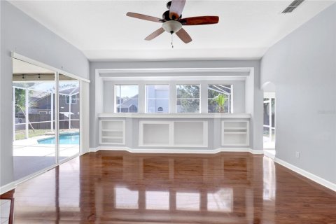 House in Apopka, Florida 4 bedrooms, 324.23 sq.m. № 2095669 - photo 15