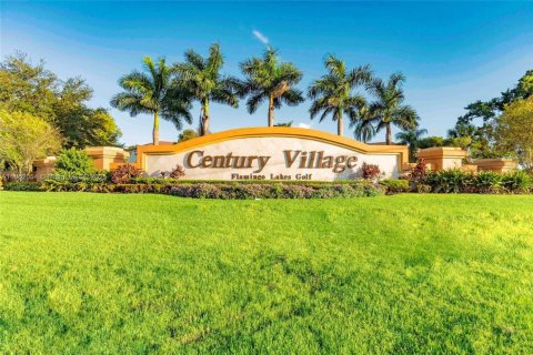 Condo in Pembroke Pines, Florida, 2 bedrooms  № 1892358 - photo 3
