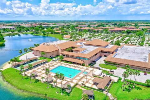Condo in Pembroke Pines, Florida, 2 bedrooms  № 1892358 - photo 4