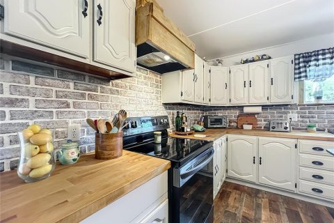 Купить виллу или дом в Белвью, Флорида 8 комнат, 136.01м2, № 1916662 - фото 12