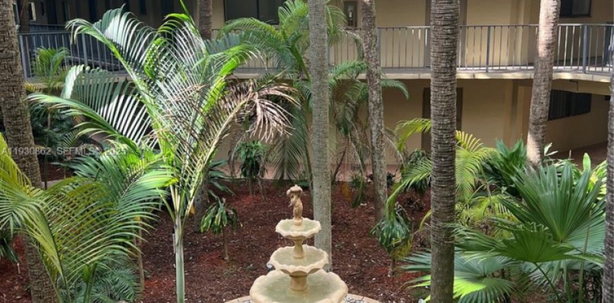 Condo in Miami, Florida, 2 bedrooms  № 1989531