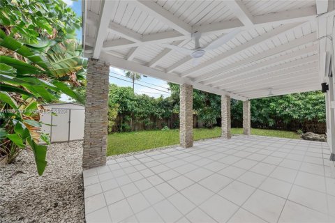 Casa en alquiler en North Bay Village, Florida, 4 dormitorios, 184.97 m2 № 1998947 - foto 23