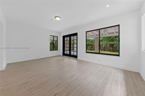 Casa en alquiler en North Bay Village, Florida, 4 dormitorios, 184.97 m2 № 1998947 - foto 13