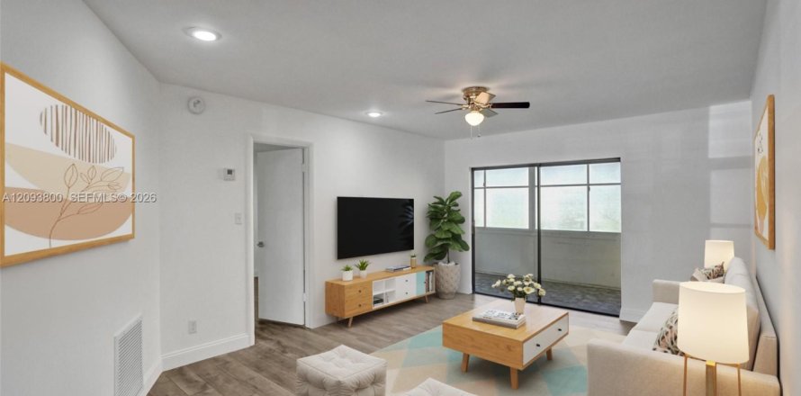 Condo in Lauderdale Lakes, Florida, 2 bedrooms № 2402443